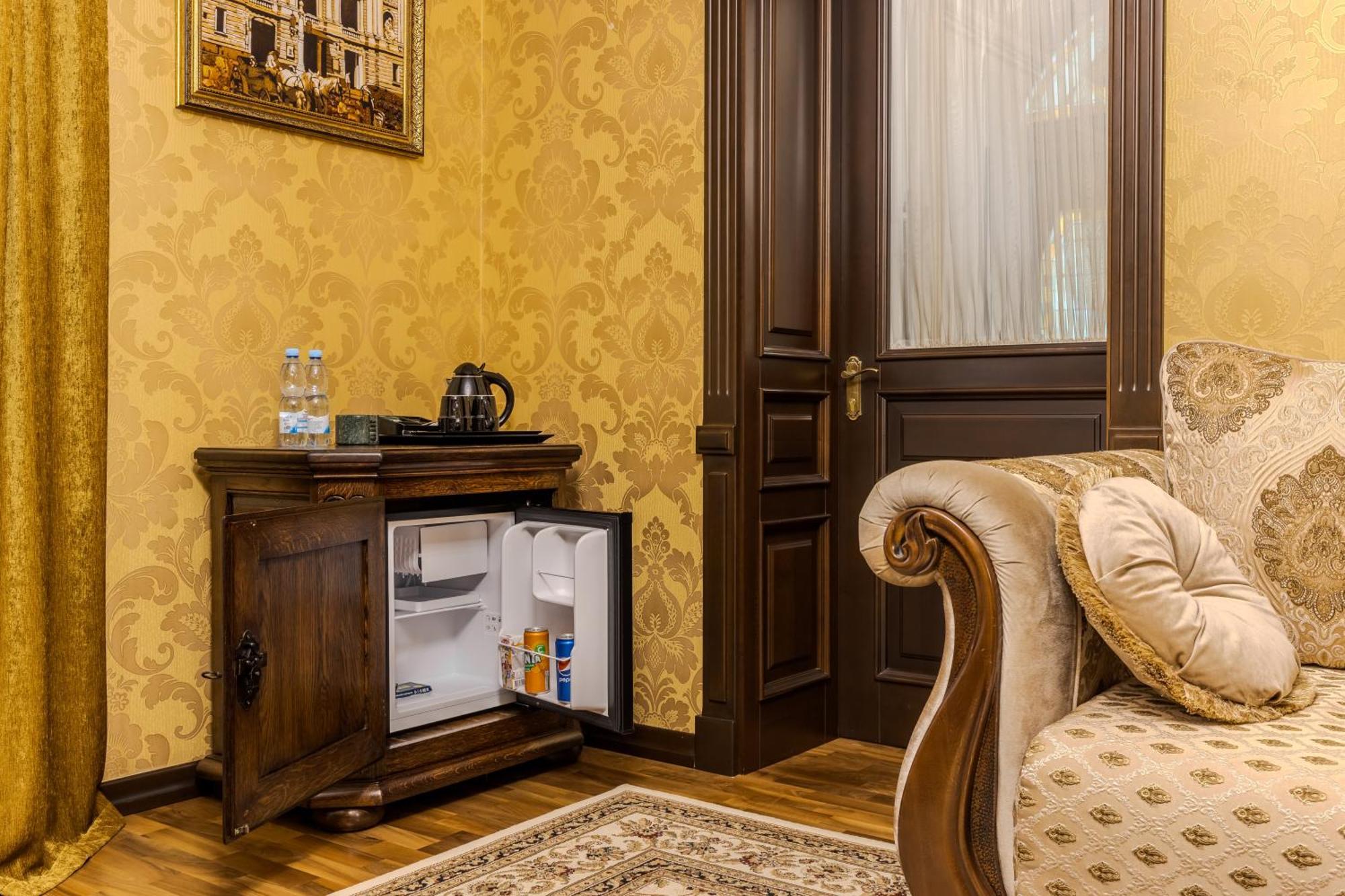 Luxury Boutique Andreevskiy リヴィウ エクステリア 写真