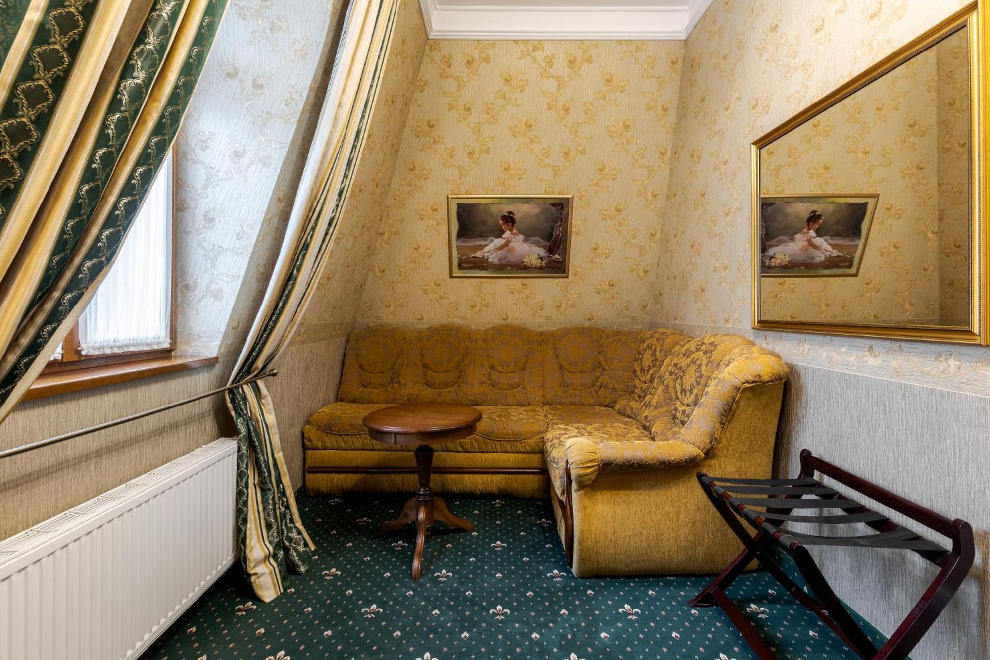 Luxury Boutique Andreevskiy リヴィウ エクステリア 写真