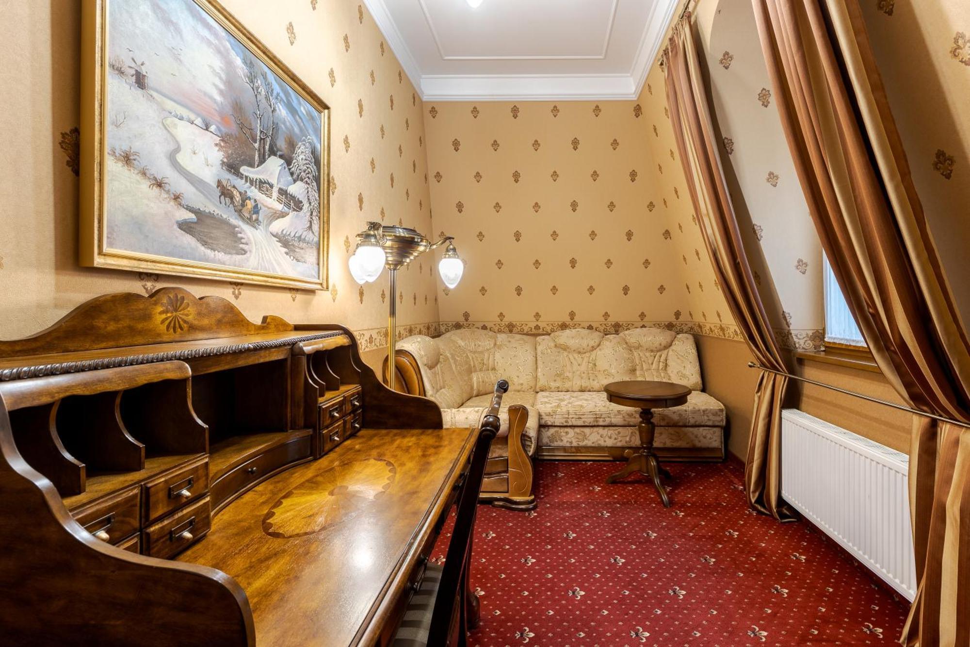 Luxury Boutique Andreevskiy リヴィウ エクステリア 写真